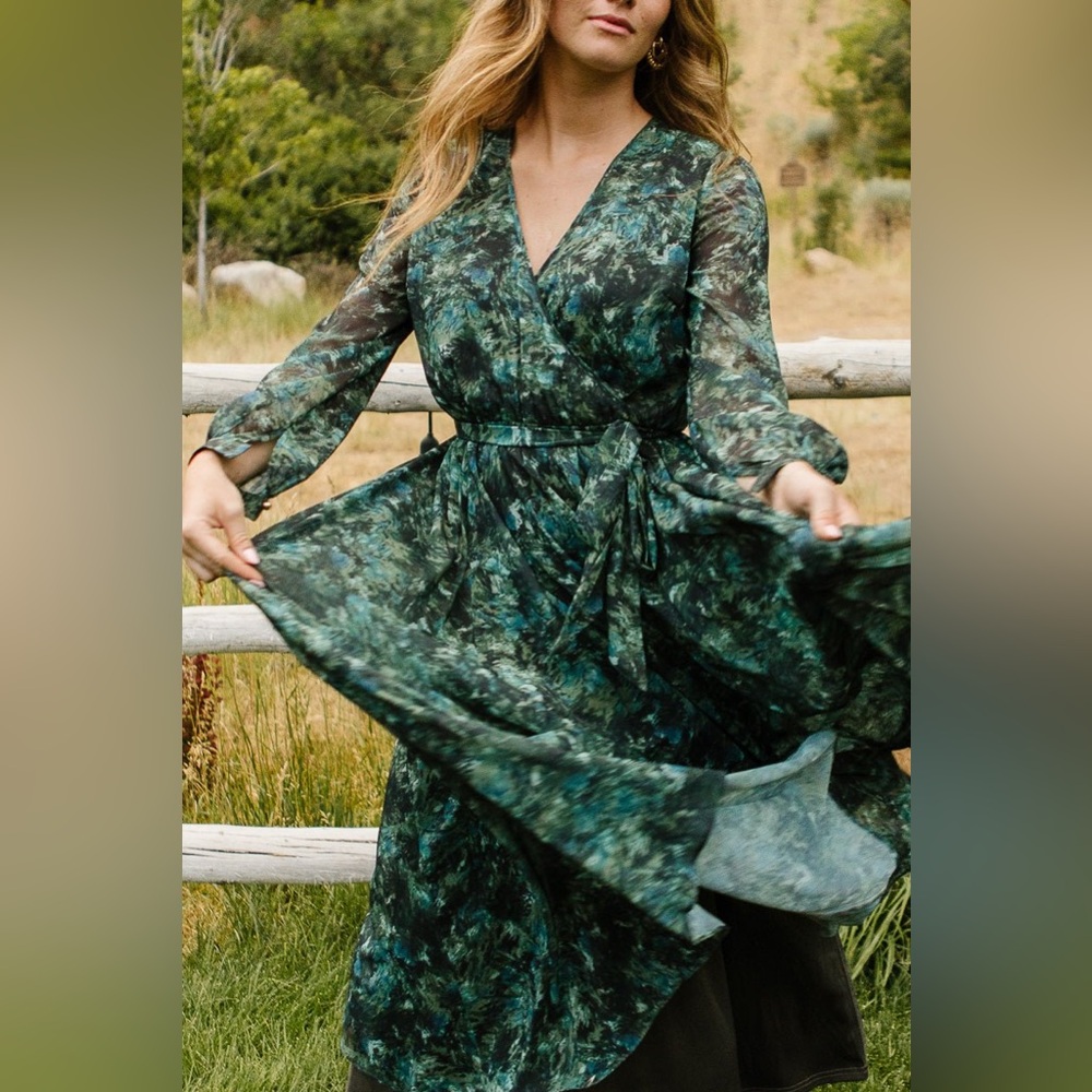 Ivy City Laney Green Watercolor Tiered Bishop Sleeve Maxi Sundress Size XXS - Picture 9 of 16